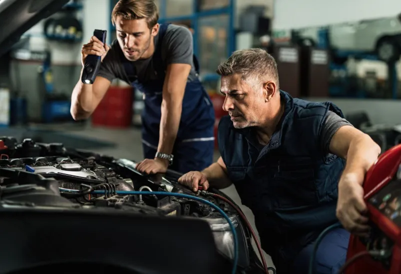 Profesjonalny warsztat samochodowy AutoMech Garage Warszawa – stanowisko diagnostyczne